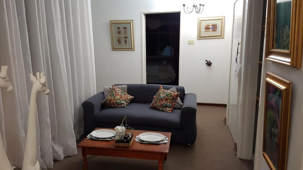 Burnham Road Suite Guest House Bulawayo Extérieur photo